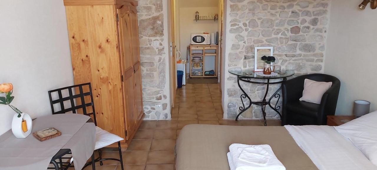 Chambres D'Hotes "Les Chiens Verts", Jardin, Terrasse, Parking Prive Отвиль-Лонес Экстерьер фото
